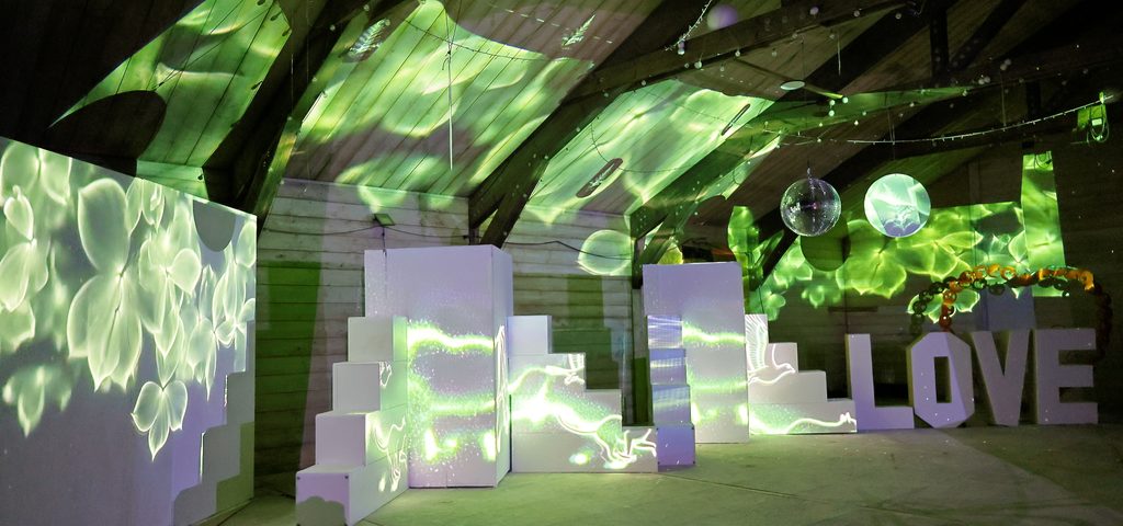 Die Lichtershow „Pumpkin in the Dark“ erweckt den Dschungel mit besonderen Licht- und Musikeffekten zum Leben. Foto: Steffi Tucholke/pp/Agentur ProfiPress