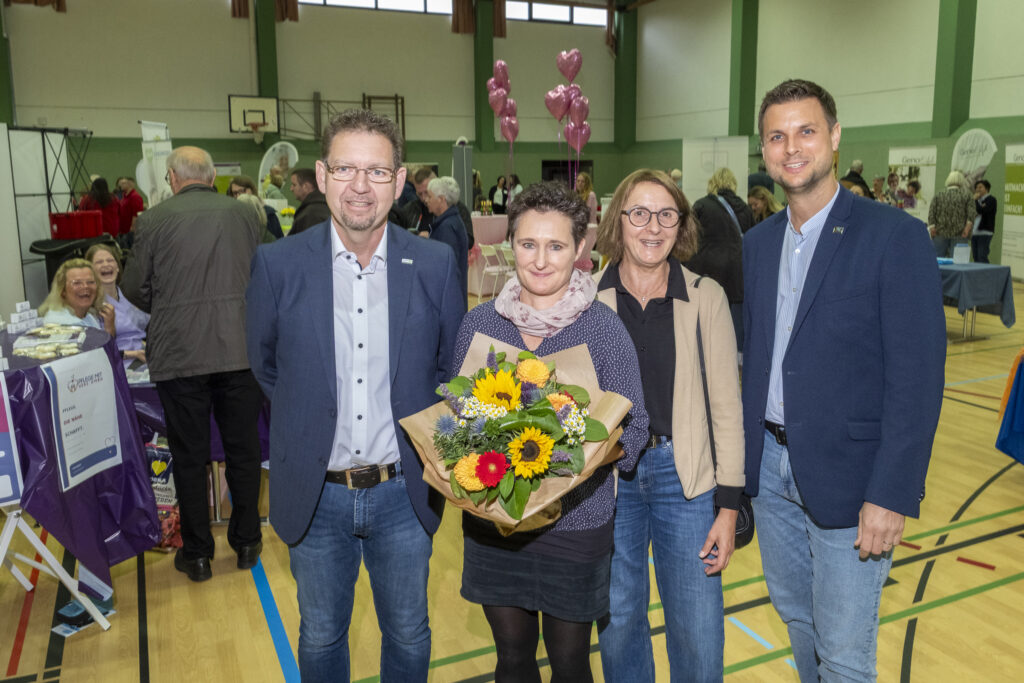 Eine gelungene Premiere: Claus Helfen (v. l.), Fachbereichsleiterin Kati Jakob, ihre Kollegin Kerstin Lehner und Bürgermeister Michael Fingel freuten sich über die positive Resonanz auf die Veranstaltung. Foto: Ronald Larmann/pp/Agentur ProfiPress