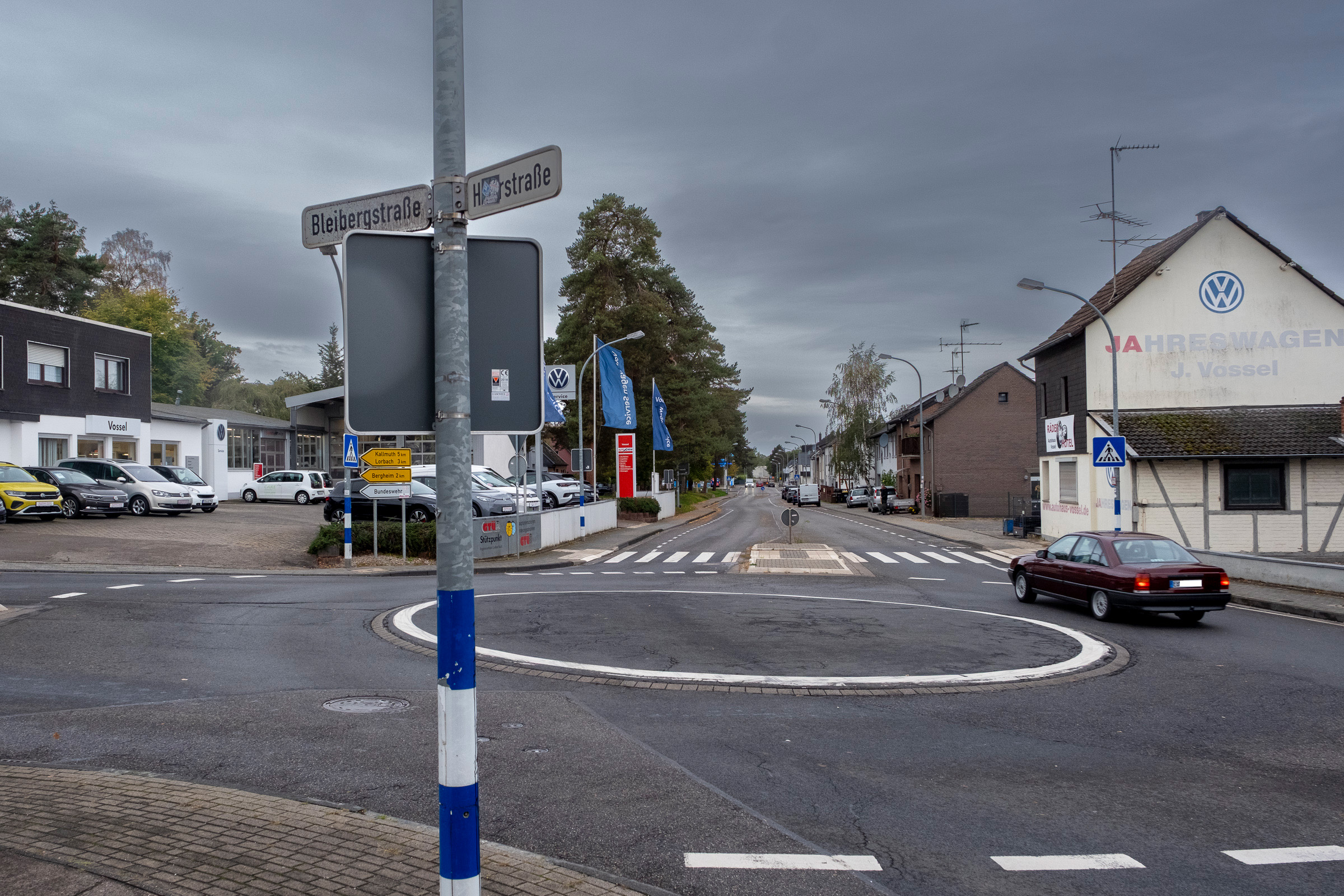 Die Heerstraße wird ab dem Kreisverkehr „Bundeswehr“ in Fahrtrichtung Bahnhof vom 12. bis 14. Oktober einseitig gesperrt. Eine innerörtliche Umleitung ist ausgeschildert. Grund sind Arbeiten an einer Gasleitung. Foto: Ronald Larmann/pp/Agentur ProfiPress
